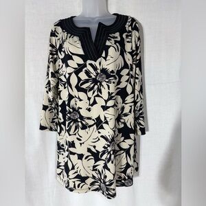 Susan Graver Floral Black and Cream Tunic Top Size XL